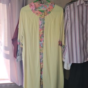 Vintage yellow Lorraine lingerie robe